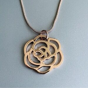 Thomas Sabo Glam And Soul Rose Flower Sterling Silver Rose Gold Pendant …